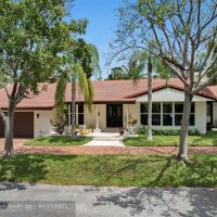 9  Gatehouse Rd Sea Ranch Lakes, Fl. 33308 | F10389594